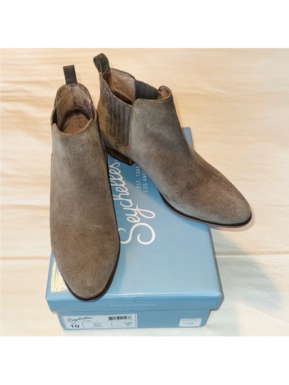Seychelles bend taupe suede leather ankle boots size 10